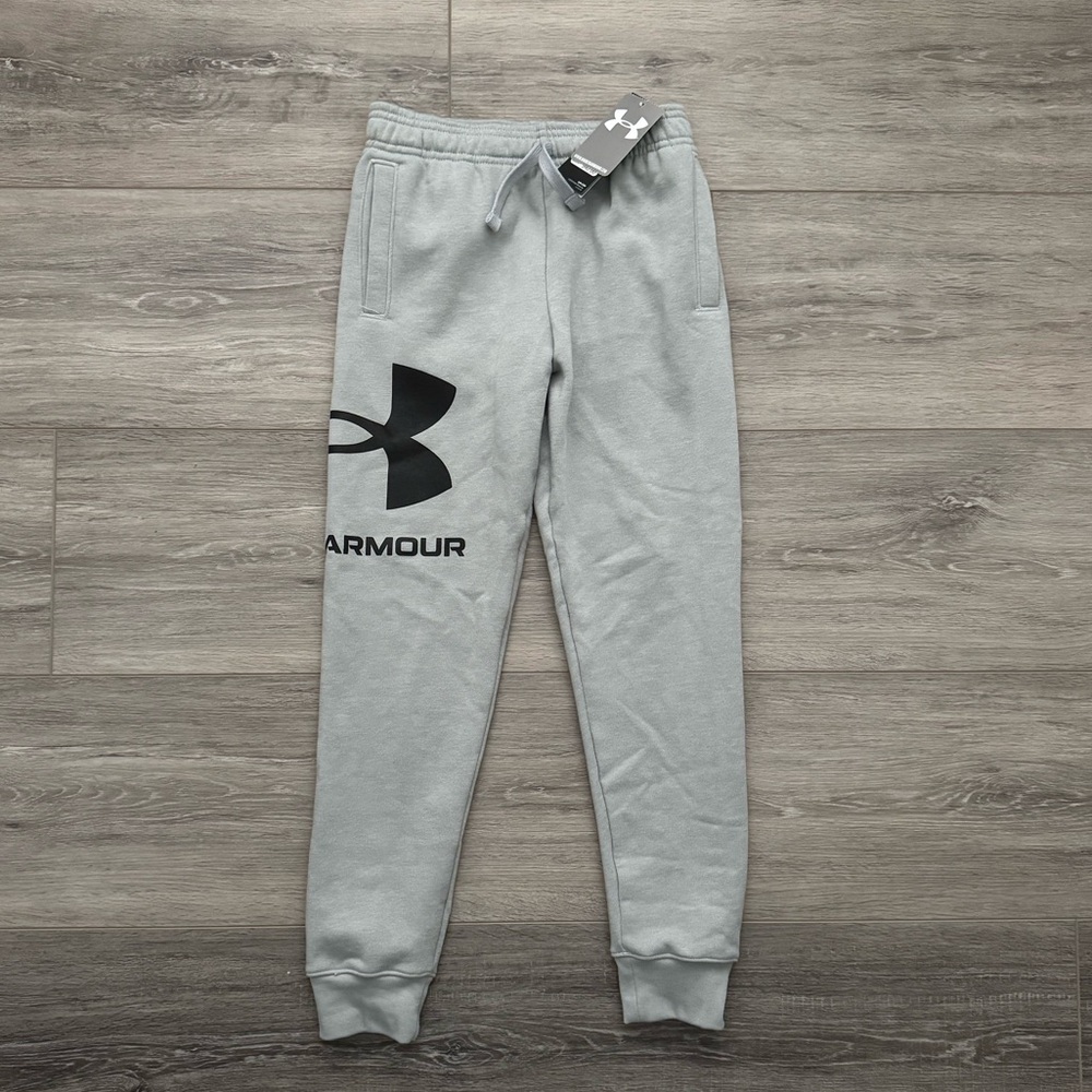 NWT YM Under Armour sweatpants